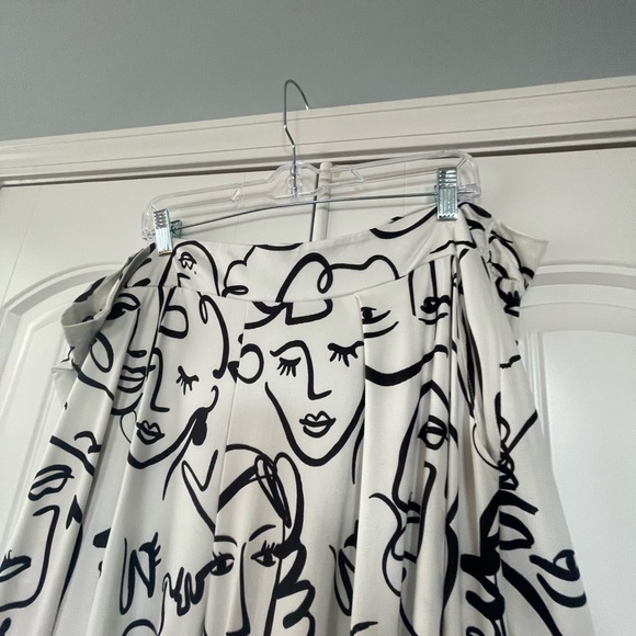 Abstract Black and White Flowy Palazzo Pants size 24/26 - Picture 3 of 7